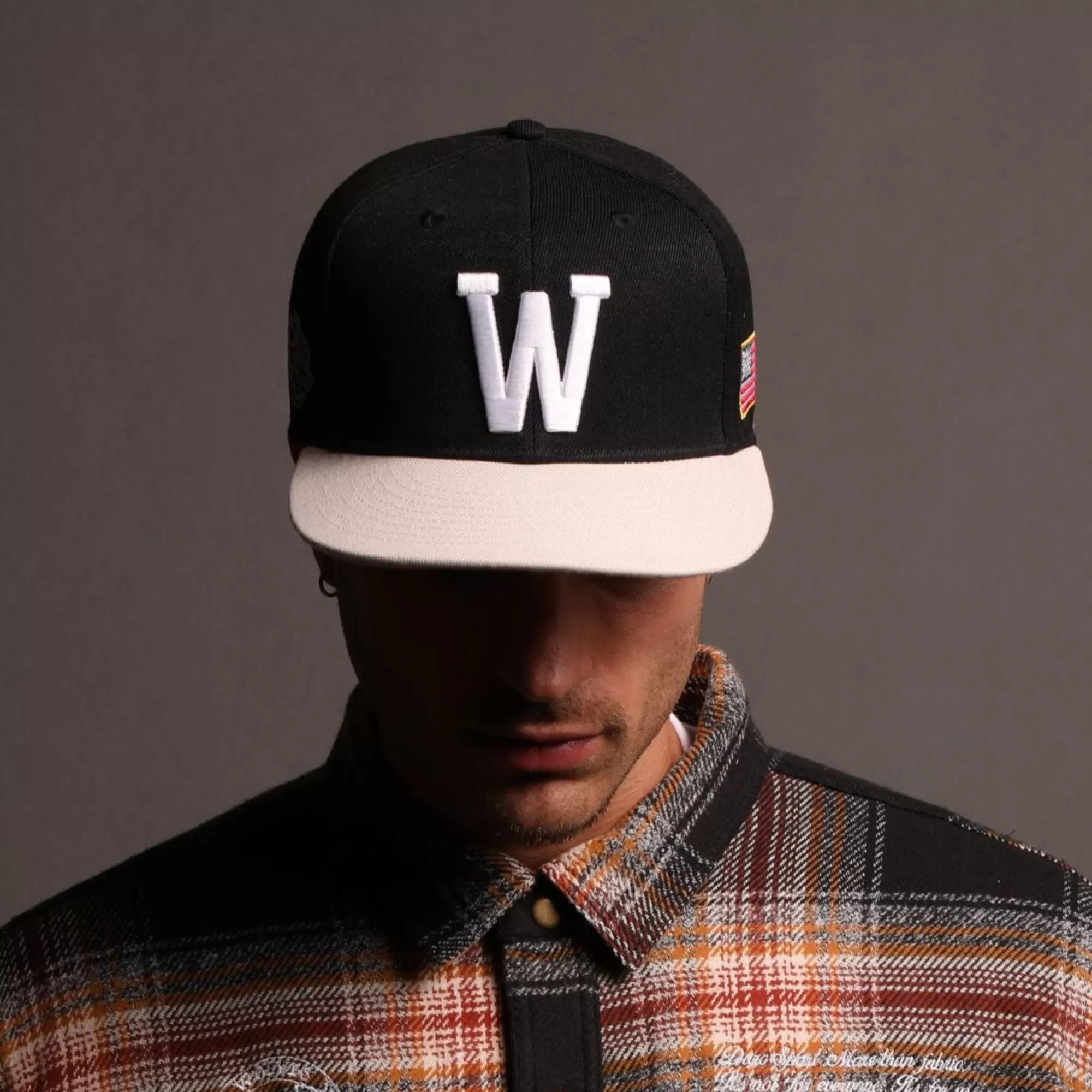 Sale W Loyalty Fitted Hat In Black/Cream Headwear