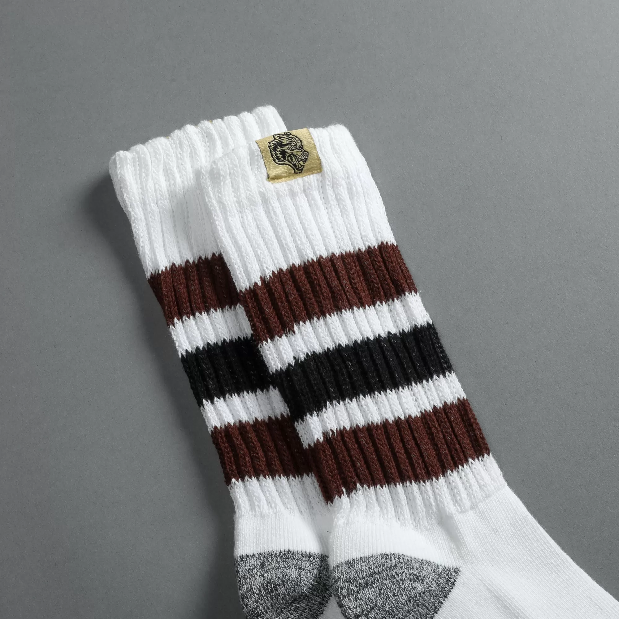 Hot Wolf Patch Gym Class Socks In Cream/Norse Brown/Black Socks